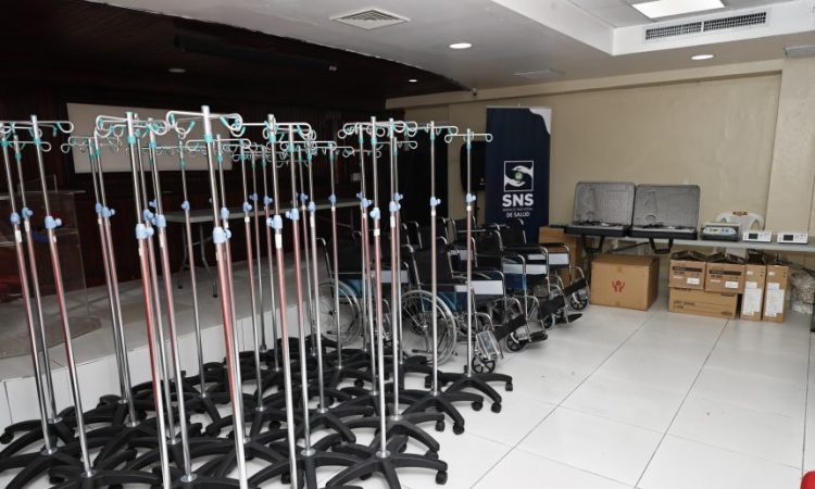 Hospital Moscoso Puello recibe moderno sistema de endosonografía