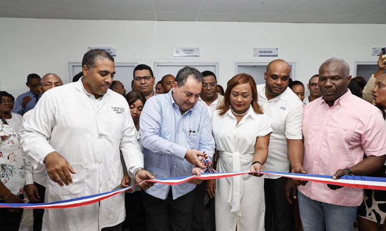 SNS concluyó remodelación del área de internamiento del Hospital Jaime Pino