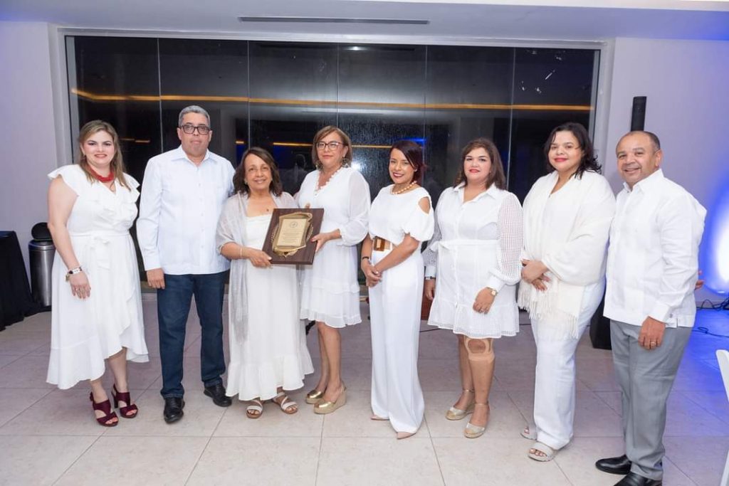 SODOPA premia trayectoria de la Dra. Fernanda Aurora Nanita SODOPA premia trayectoria de la Dra. Fernanda Aurora Nanita