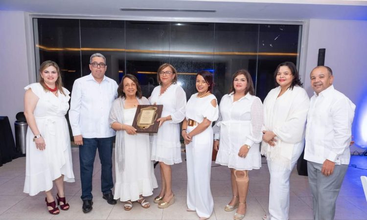 SODOPA premia trayectoria de la Dra. Fernanda Aurora Nanita