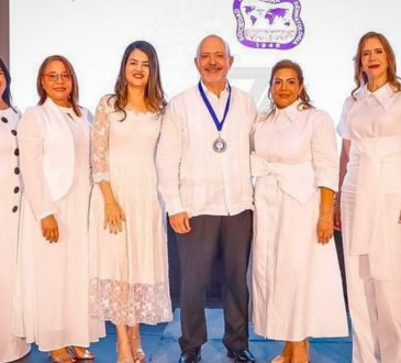 Sociedad de Dermatología celebra su 75 aniversario con reconocimientos a agremiados