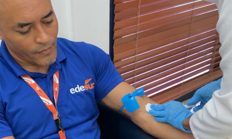 Cruz Roja recolecta sangre en EDESUR Dominicana