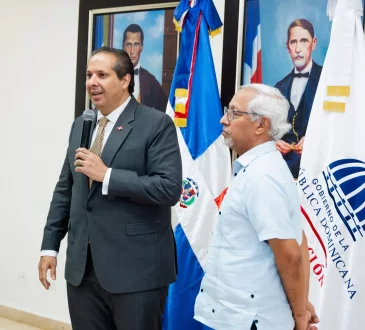 Dr. Víctor Atallah fue juramentado como miembro del Consejo Nacional de Educación