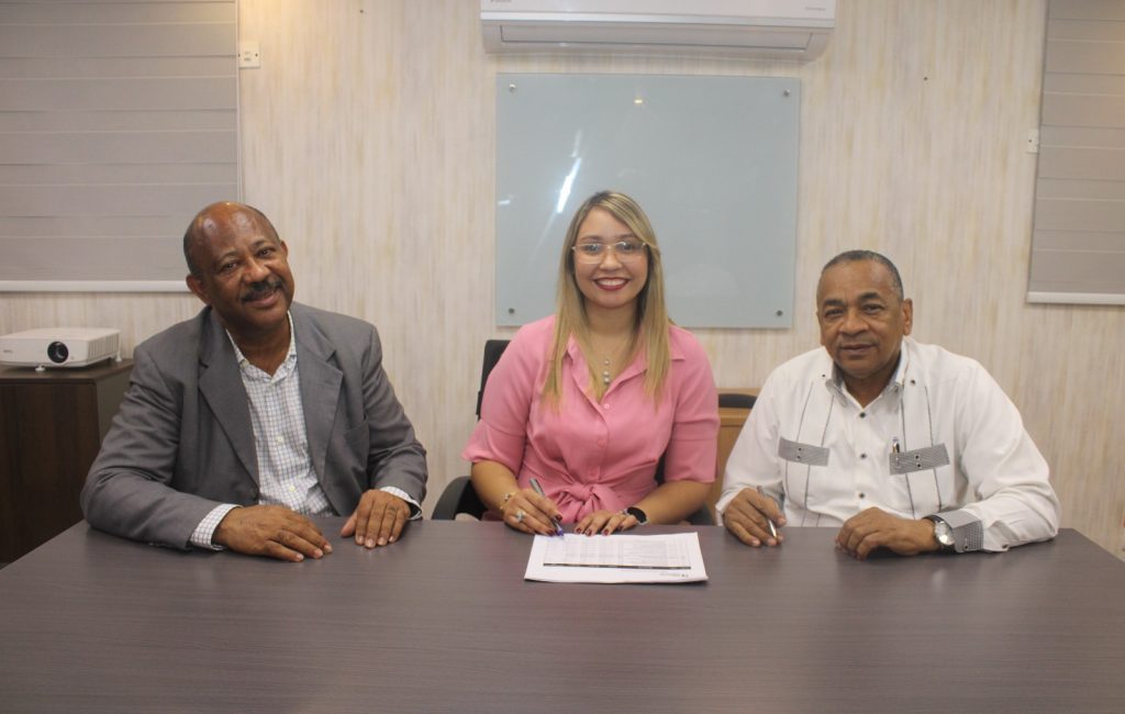 Sociedad Dominicana de Obstetricia y Ginecología acuerda aumento de tarifario con ARS Banreservas Sociedad Dominicana de Obstetricia y Ginecología acuerda aumento de tarifario con ARS BANRESERVAS