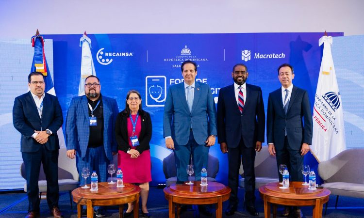Ministro de salud destaca necesidad de digitalizar el sistema sanitario Ministro de salud destaca necesidad de digitalizar el sistema sanitario