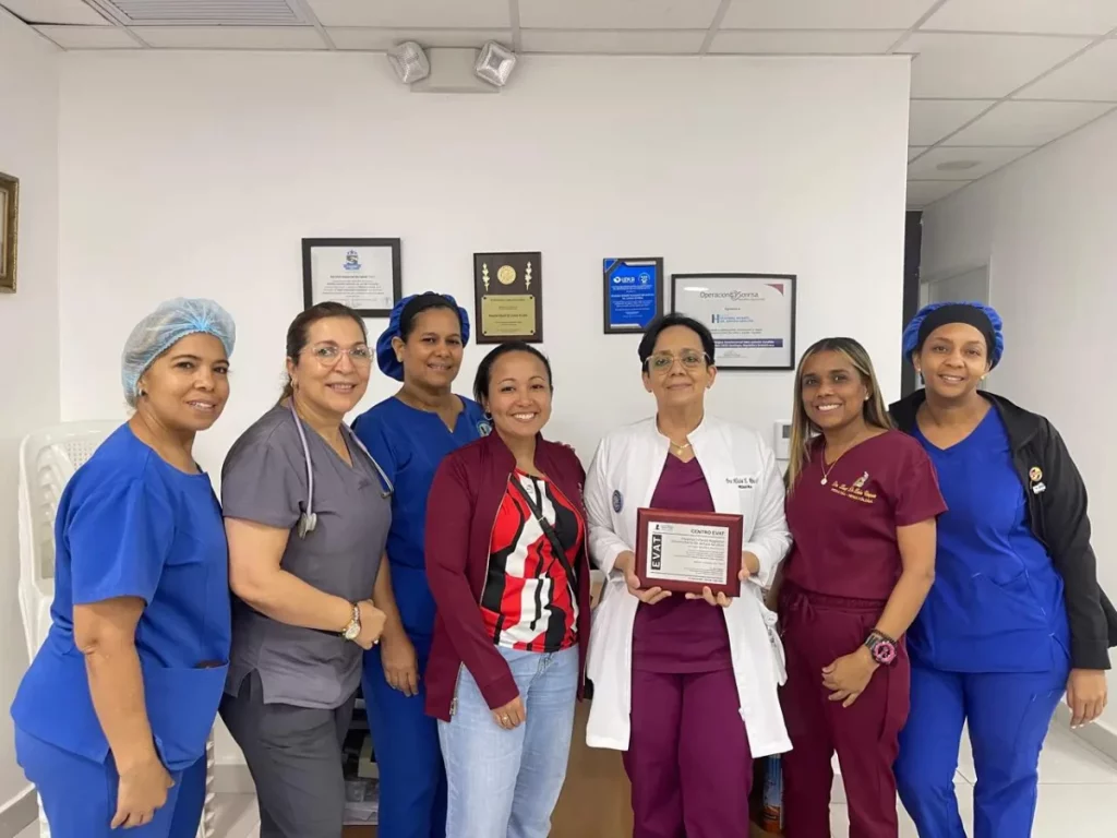 Hospital Arturo Grullón recibe certificación de Centro EVAT