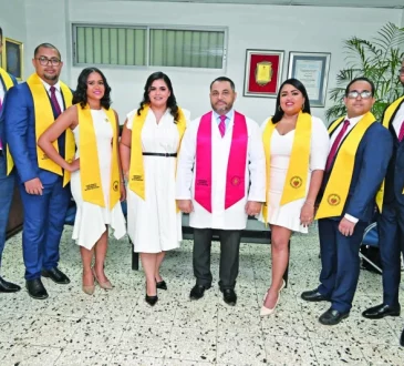 Instituto Dominicano de Cardiología graduó a 10 nuevos especialistas