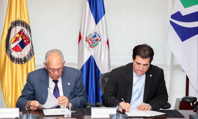 HOMS y PUCMM suscriben acuerdo en pro de estudiantes de turismo y gastronomía