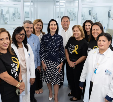Primera dama entrega Unidad Oncopediátrica renovada