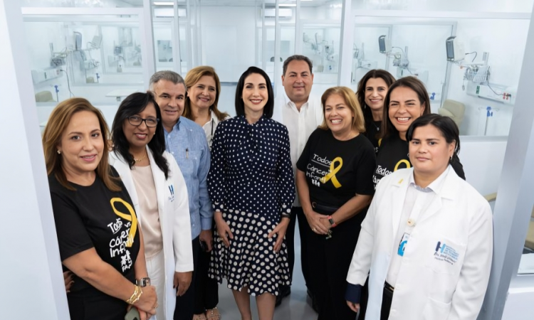 Primera dama entrega Unidad Oncopediátrica renovada