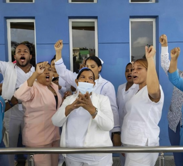 El éxodo de enfermeras agrava el déficit crítico en la República Dominicana