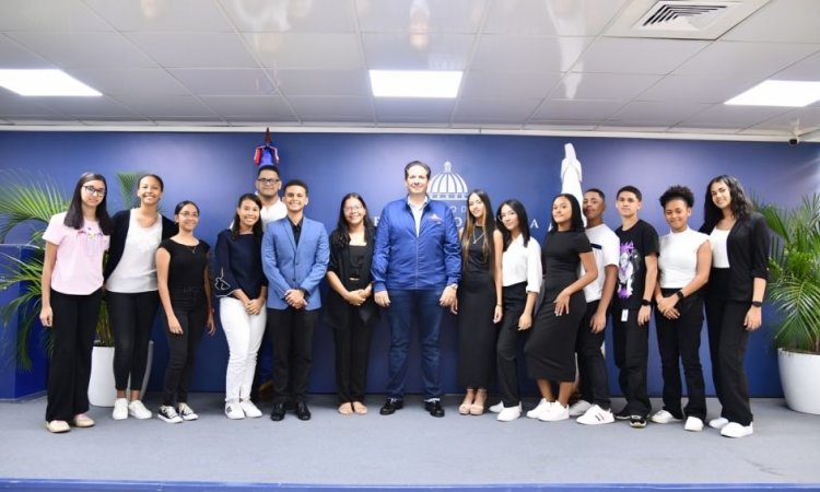 Ministerio de Salud culmina con éxito el Programa de Verano 2024 para jóvenes