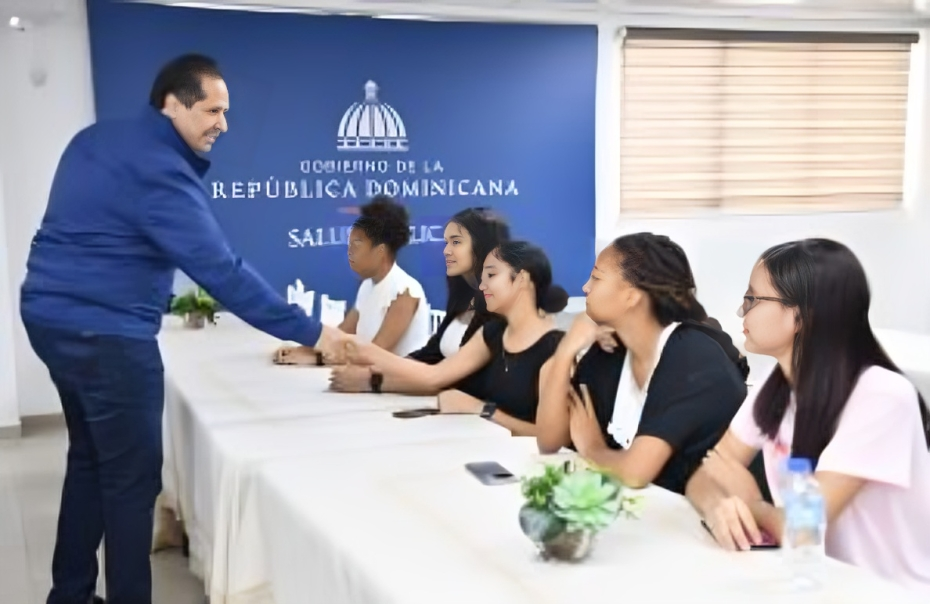 Ministerio de Salud culmina con éxito el Programa de Verano 2024 para jóvenes