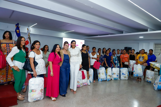 Alcaldía de Santiago promueve lactancia materna con charla para futuras madres