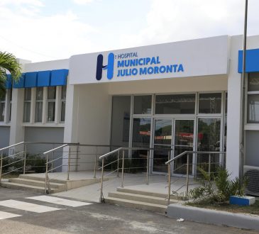 Gobierno inauguró dos centros de salud en Laguna Salada, Mao