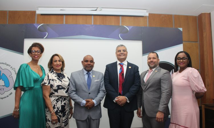 SDNCT Conmemoró su 44 aniversario y el primer día nacional del neumólogo