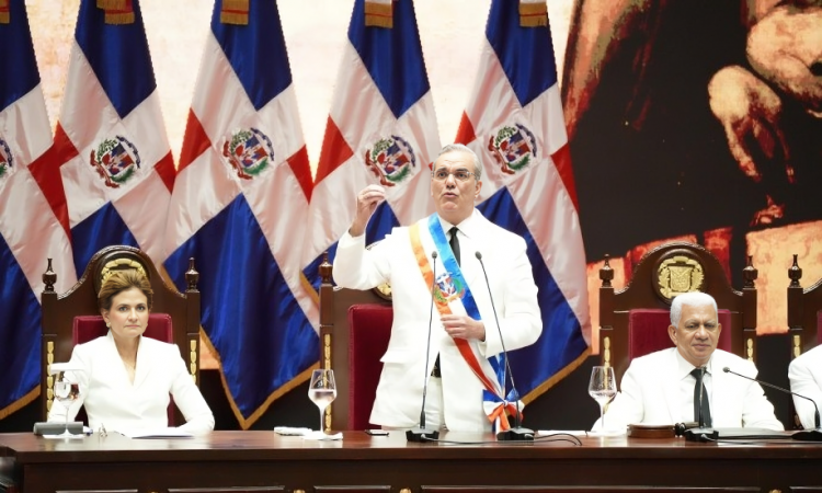 Luis Abinader presenta reforma integral del Sistema de Seguridad Social en su toma de posesión