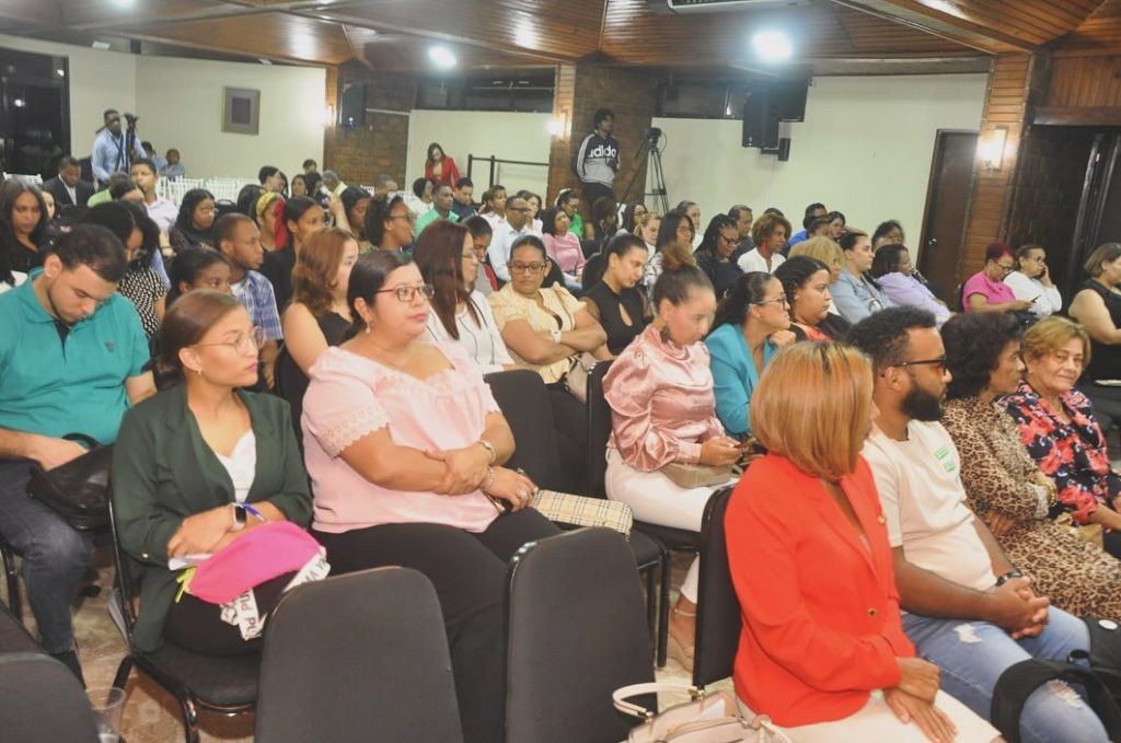 CMD organiza conferencia sobre el burnout y su impacto en la salud mental de los profesionales