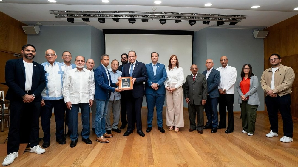 El Colegio Dominicano de Cirujanos celebra la postulación de nuevos miembros con reconocimiento al Dr. Julio Castaños