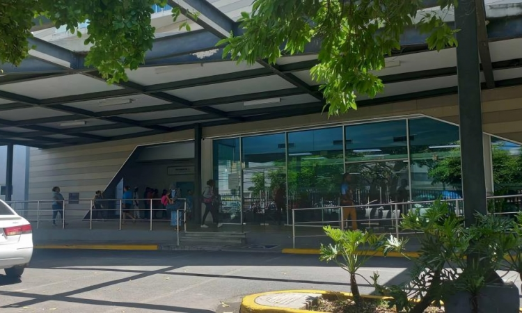 Hospital Marcelino Vélez Santana enfrenta quejas por deficiencias en atención y mantenimiento