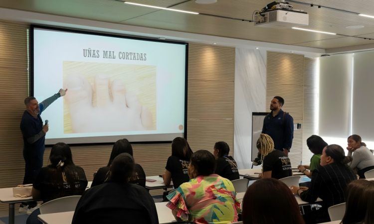 Taller para prevenir complicaciones en el pie diabético: la importancia de una pedicura segura