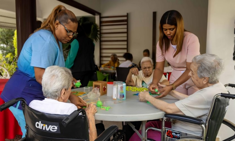 Centro gerontológico Vivir Más ofrece atención integral y personalizada para adultos mayores en RD