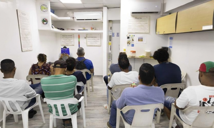 Narcóticos Anónimos fortalece lazos afectivos para apoyar la recuperación de adictos en República Dominicana
