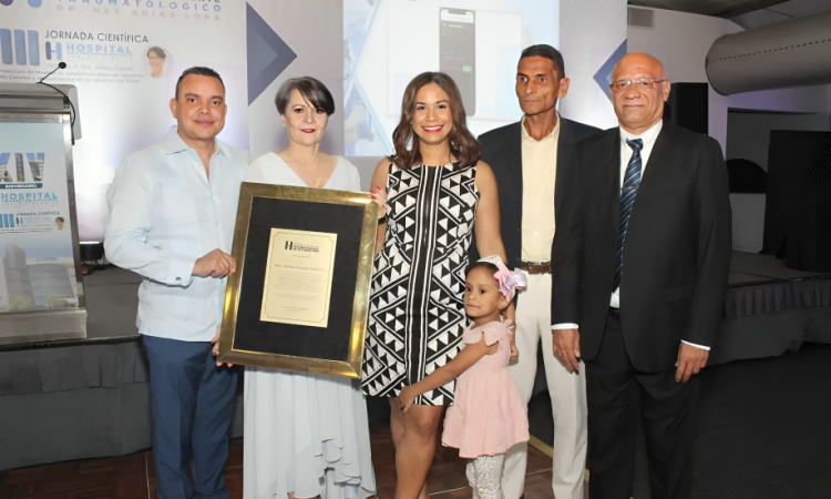 Ney Arias Lora celebra 14.º aniversario con XIII Jornada Científica y reconoce gestión de calidad