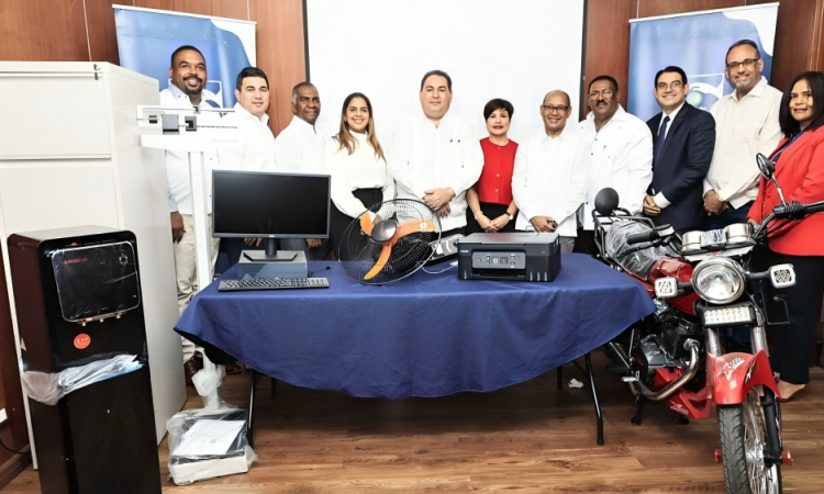 Fortalecimiento de programas de tuberculosis y VIH/SIDA con nuevos equipos en Santo Domingo