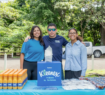 Kleenex celebra 100 años derribando estigmas de salud mental con campaña de concientización