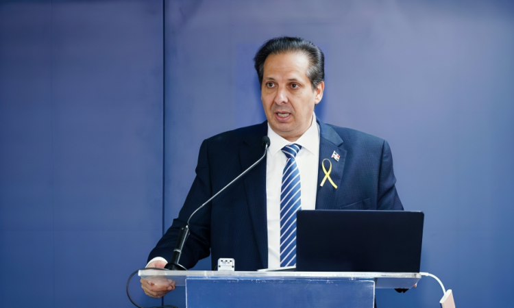 Ministro de Salud destaca que el 95 % de los casos de suicidio son prevenibles con apoyo y educación