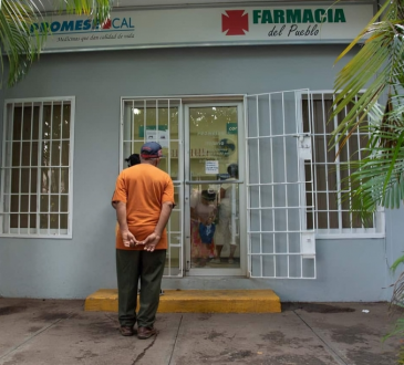 Boticas Populares operan bajo situación de abasto y escasez de medicamentos