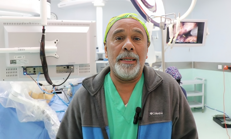 Dr. Luis Peralta destaca que Dr. David Samadi posiciona a Santiago como líder mundial en cirugía robótica
