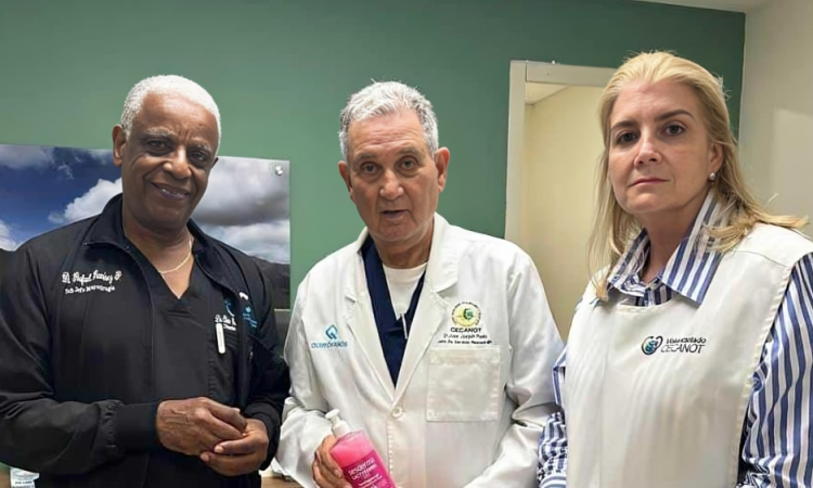 Sesderma y Fundación Dr. Gabriel Serrano entregan Lactyferrin Sanitizer a instituciones de salud en RD