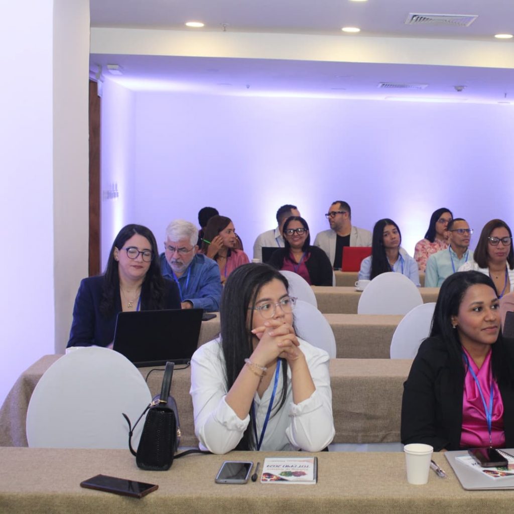 Especialistas en neumología reciben entrenamiento avanzado en Enfermedad Pulmonar Intersticial en Santo Domingo