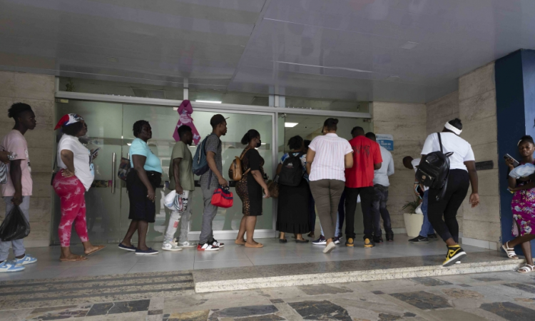 El 48 % de los nacimientos en la Maternidad de Los Mina son de madres haitianas sin chequeo prenatal El 48 % de los nacimientos en la Maternidad de Los Mina son de madres haitianas sin chequeo prenatal