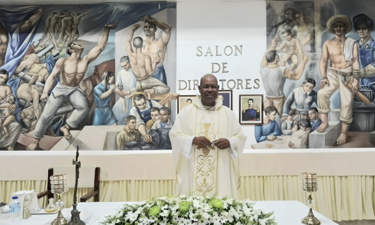 Hospital Salvador B. Gautier Conmemora su 73 Aniversario con Misa y Actividades Especiales de Capacitación