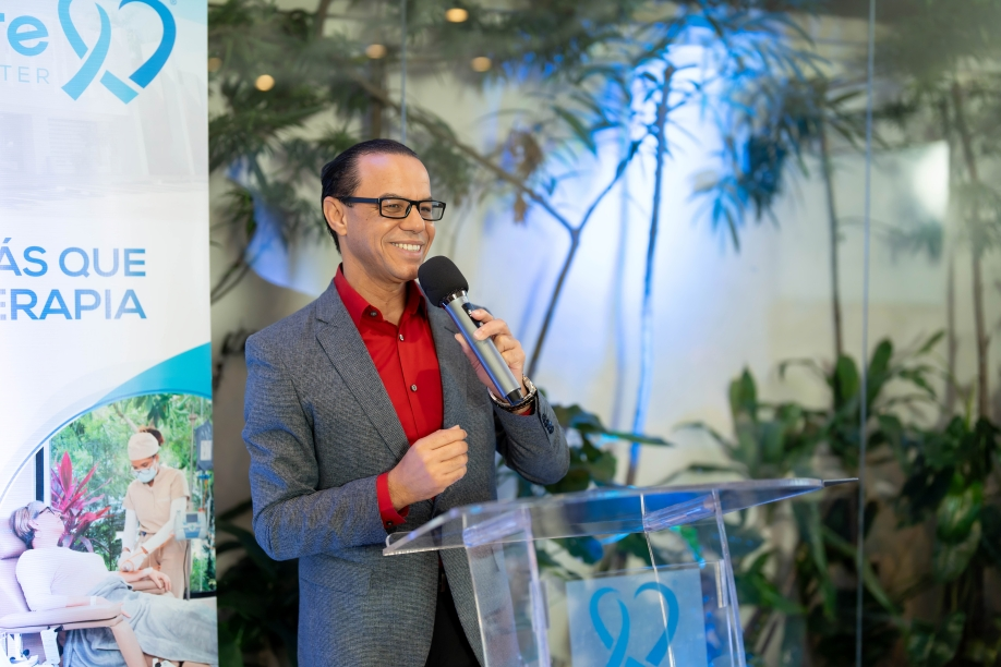 IntraCare Center nombra al doctor Mario Furcal como nuevo director médico