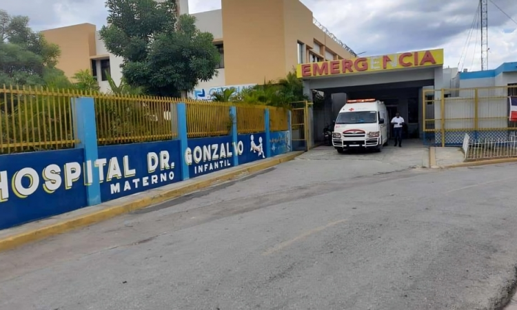 Enfermeros de La Romana sobrecargados de trabajo por falta de nuevos nombramientos