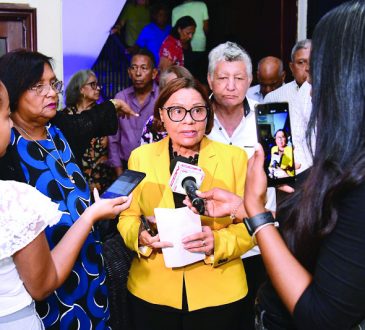 Médicos pensionados piden a Luis Abinader reajuste salarial y reducción del aporte al seguro médico