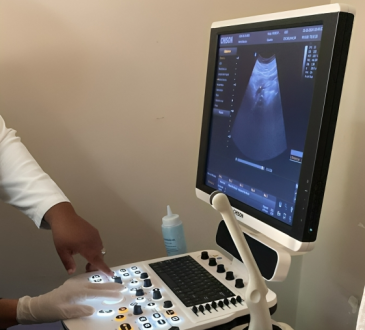 Hospital Jamao al Norte fortalece servicios con nuevo sonógrafo de última tecnología