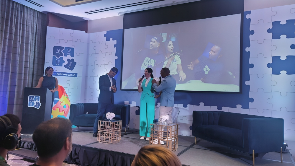 Azul Podcast celebra su primer aniversario con panel sobre autismo en República Dominicana