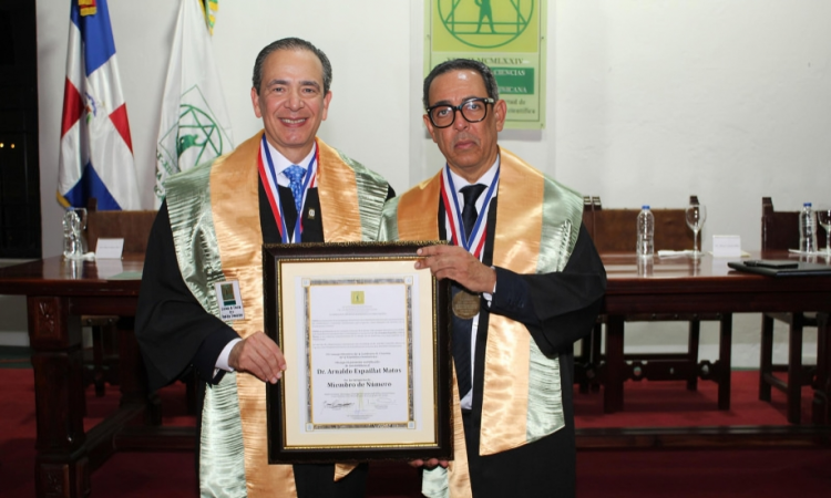 La Academia de Ciencias inviste al Dr. Arnaldo Espaillat como miembro de número en ciencias de la salud