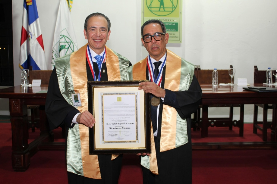 La Academia de Ciencias inviste al Dr. Arnaldo Espaillat como miembro de número en ciencias de la salud La Academia de Ciencias inviste al Dr. Arnaldo Espaillat como miembro de número en ciencias de la salud