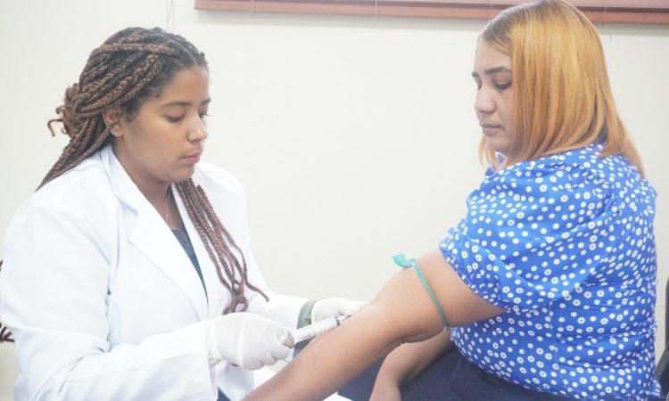 Hospital Materno Dr. Reynaldo Almánzar y ARS Senasa realizan jornada médica preventiva para colaboradores