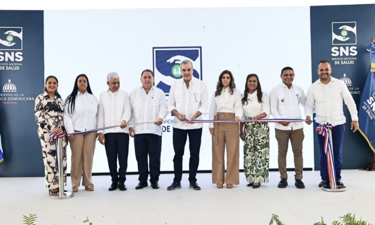 Presidente Abinader inaugura la primera UCI en Cotuí para beneficiar a más de 155,000 habitantes