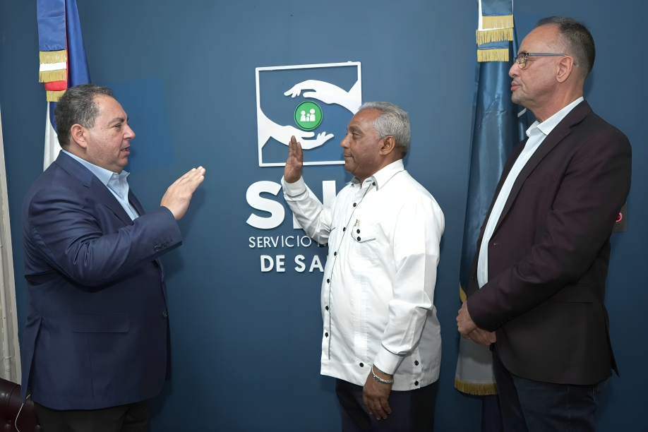 SNS juramenta nuevos directores en hospitales del servicio regional de salud nordeste