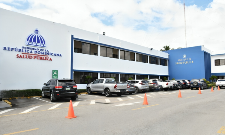 Gobierno y CMD avanzan en diálogo para mejorar condiciones médicas