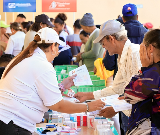 Rehabilitación constanza y el HOMS brindan atención médica gratuita a más de 750 personas