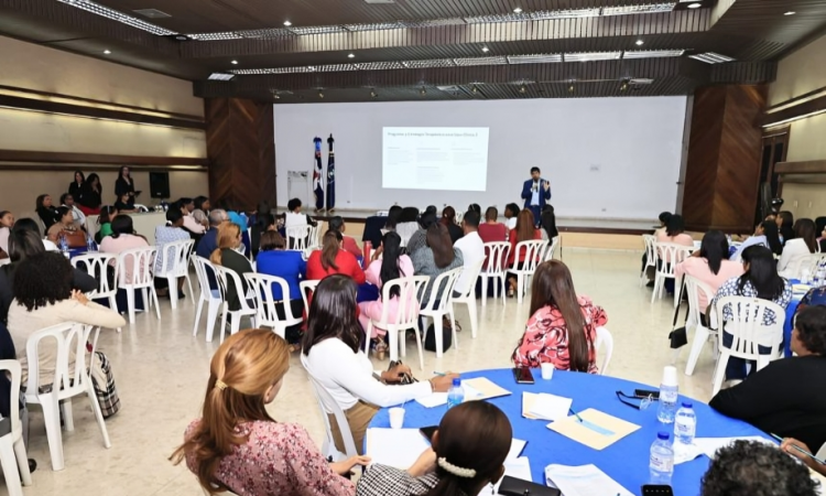 SNS realiza taller de actualización para fortalecer la calidad en los laboratorios clínicos de la Red Pública